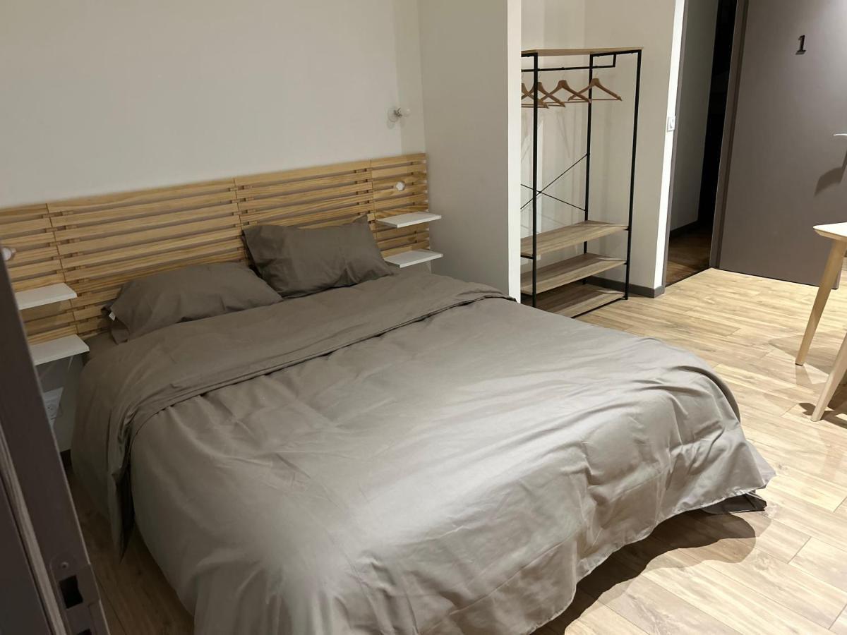 La Cigogne Aparthotel Panissieres Exterior foto